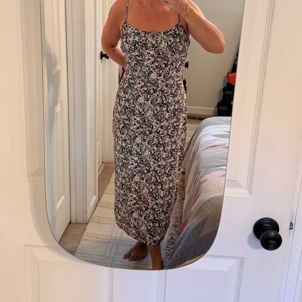 Abercrombie & Fitch Black and White Floral Midi Dress